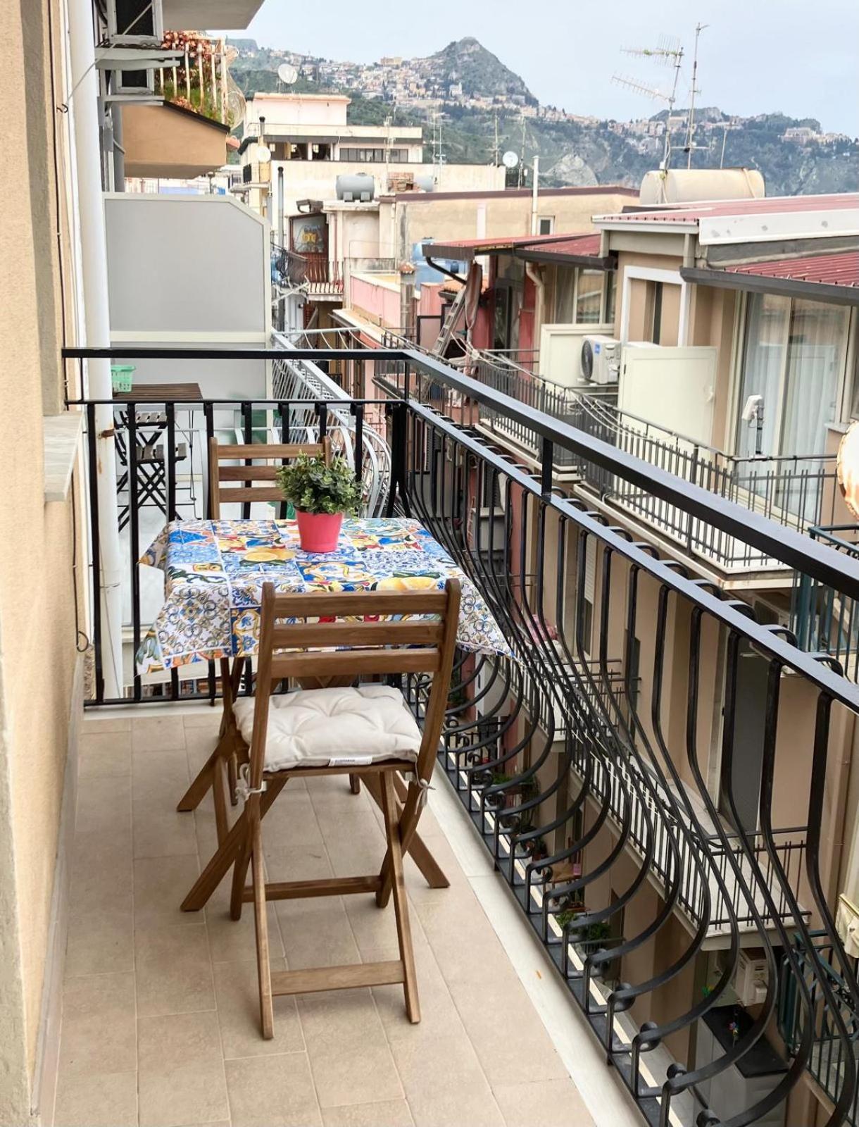 Naxos 101 Apartment A Due Passi Dal Mare Giardini Naxos Εξωτερικό φωτογραφία